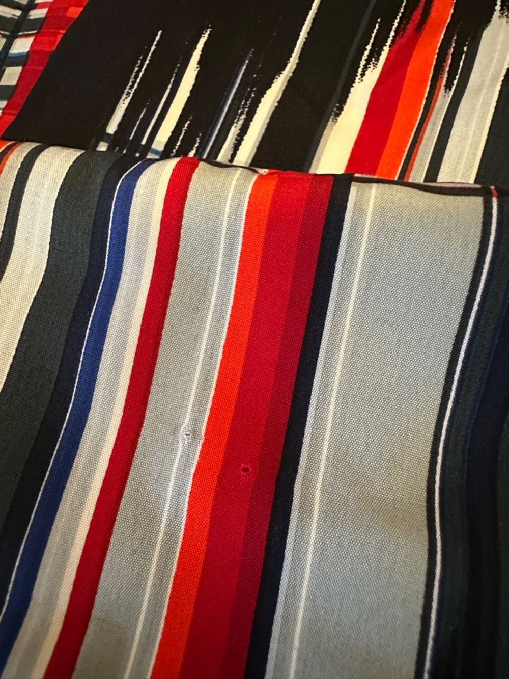 American Airlines flight attendant scarf - Picture 3 of 5